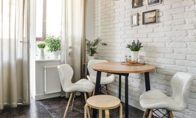 How to decorate my small dining room