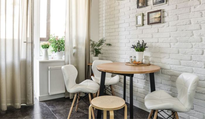 How to decorate my small dining room